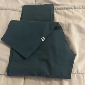 Brand new never worn lululemon 28” align leggings